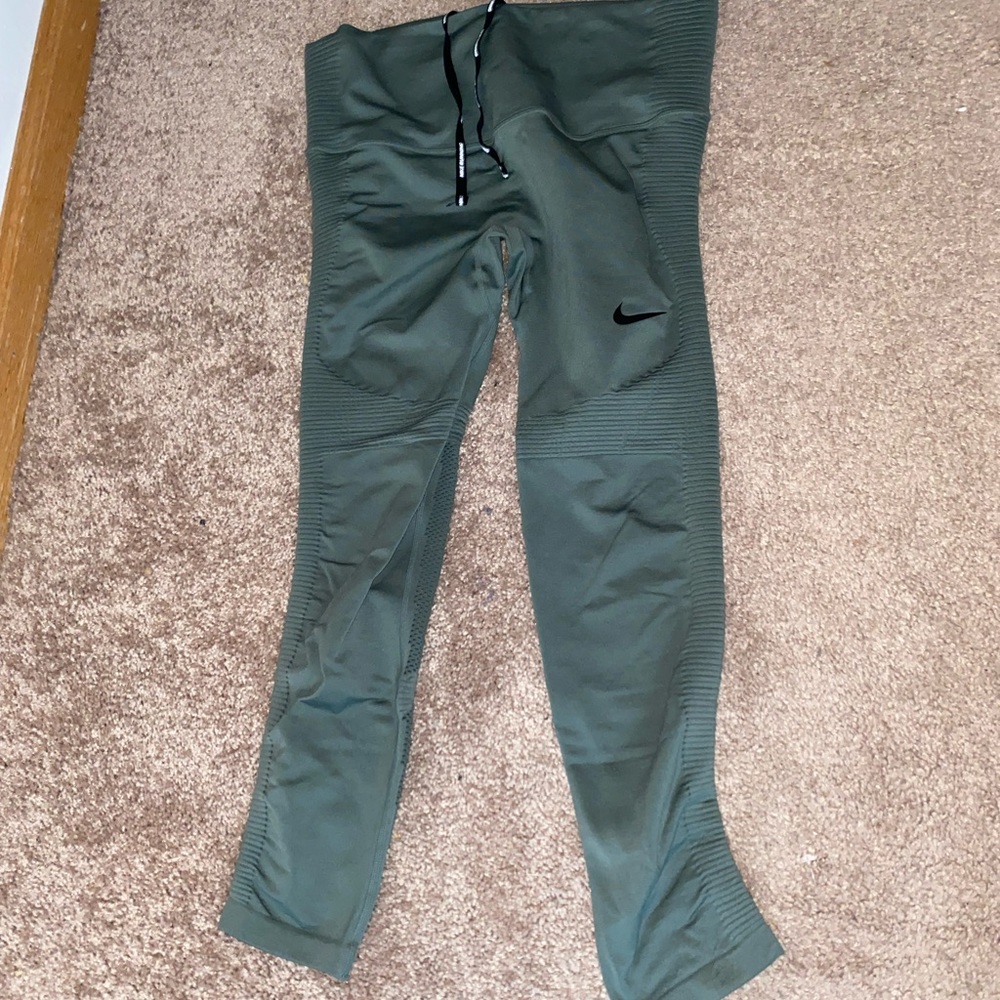 Nike Dri-Fit Capri Leggings